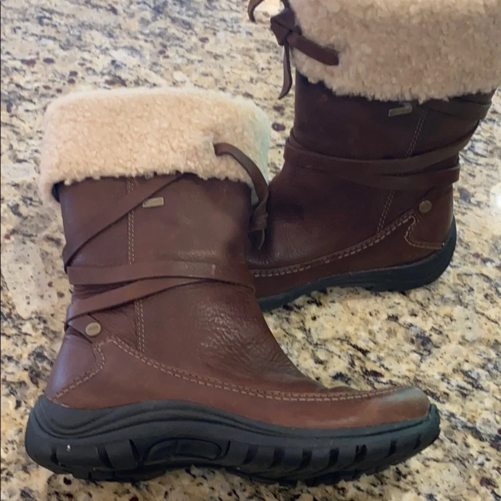 UGG Brown Leather Shearling-Lined Winter Boots with Cream Cuff